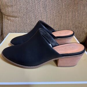 American Eagle Slip On Mules